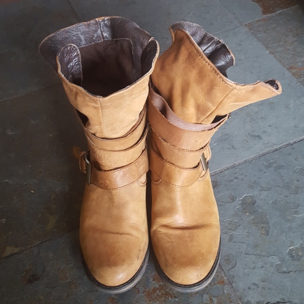 Size 9 Steve Madden Cognac Brewzzer Boots
